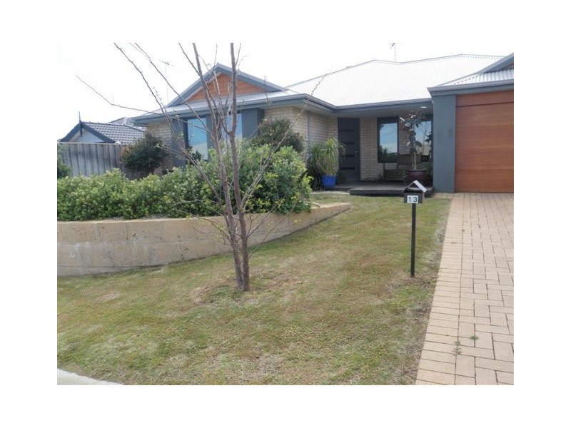 13 Carissa Turn, Halls Head WA 6210