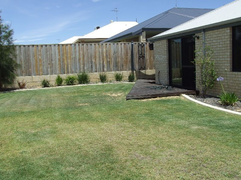 13 Carissa Turn, Halls Head WA 6210
