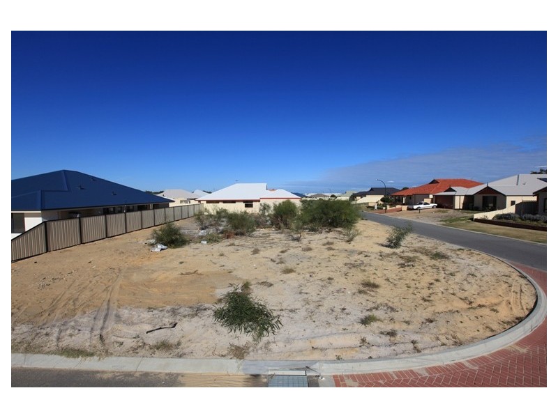 18 Nellie Green, Dudley Park WA 6210