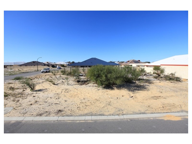 18 Nellie Green, Dudley Park WA 6210