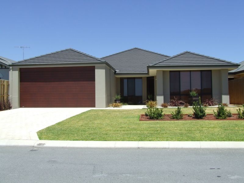 253 Peelwood Parade, Halls Head WA 6210