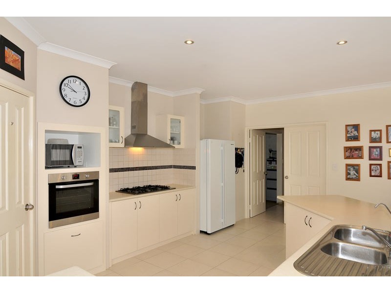 229 Peelwood Parade, Halls Head WA 6210