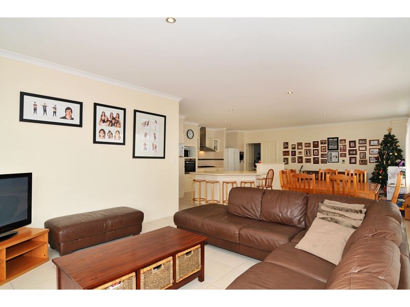 229 Peelwood Parade, Halls Head WA 6210