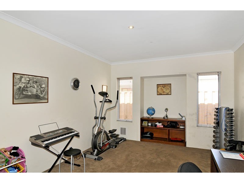 229 Peelwood Parade, Halls Head WA 6210