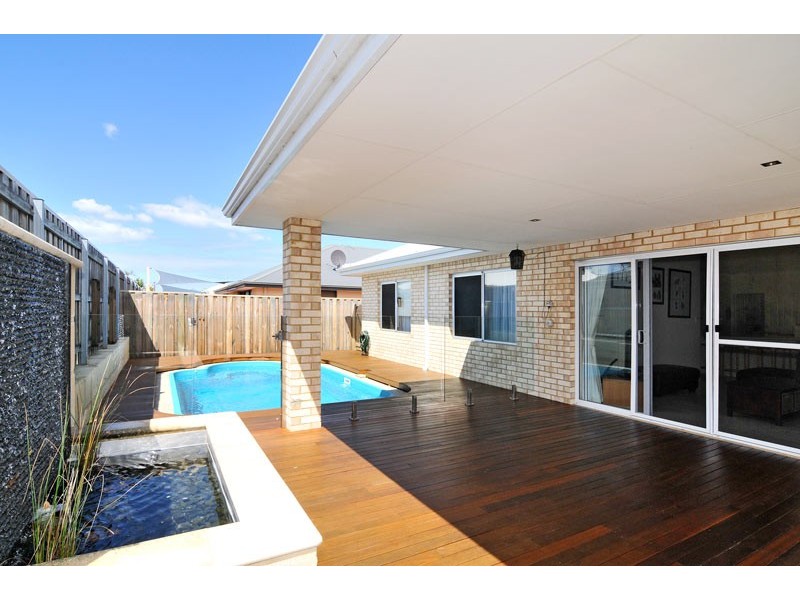 229 Peelwood Parade, Halls Head WA 6210