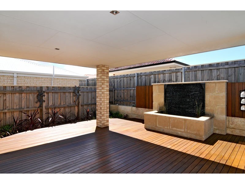 229 Peelwood Parade, Halls Head WA 6210