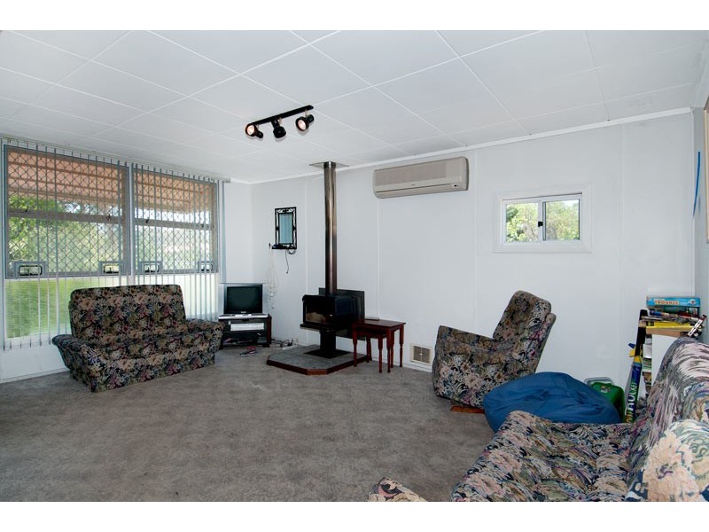 21 Maria Street, Dudley Park WA 6210