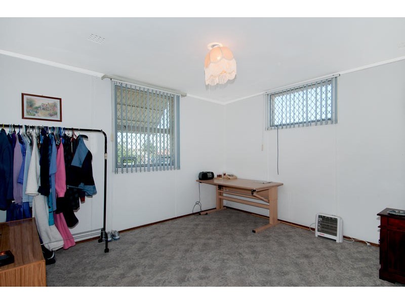 21 Maria Street, Dudley Park WA 6210