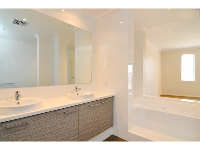 2/10 Galileo Loop, Mandurah WA 6210