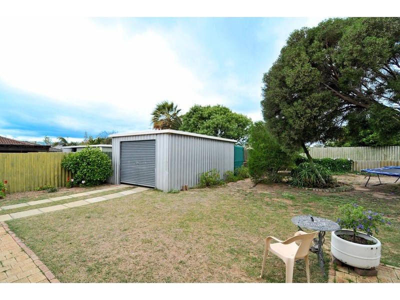 194 Mclarty Road, Halls Head WA 6210