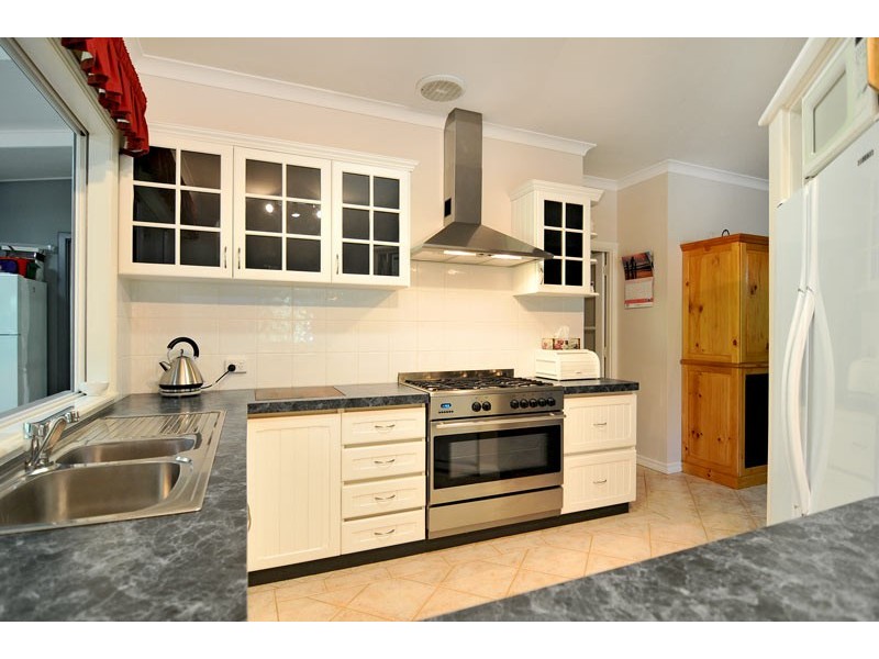 28 Woodview Way, Barragup WA 6209