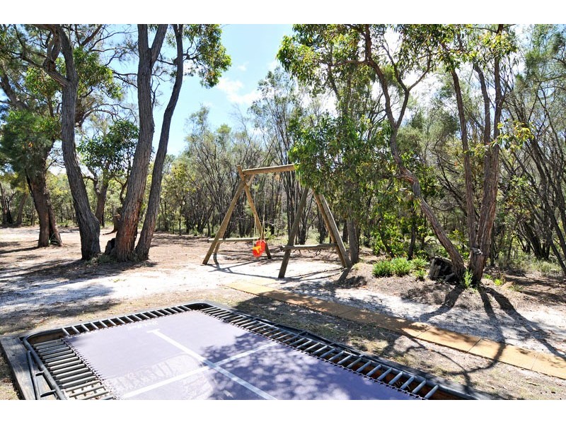 28 Woodview Way, Barragup WA 6209