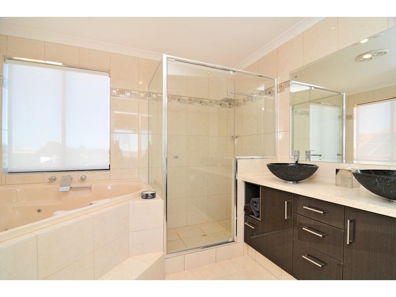 9 Spoonbill Retreat, Wannanup WA 6210