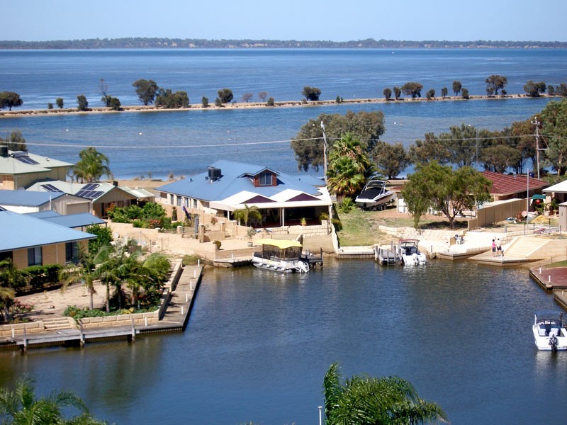 28 Wellya Crescent, South Yunderup WA 6208