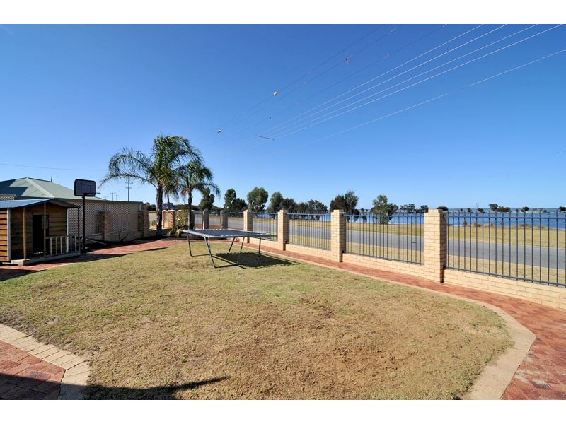 28 Wellya Crescent, South Yunderup WA 6208
