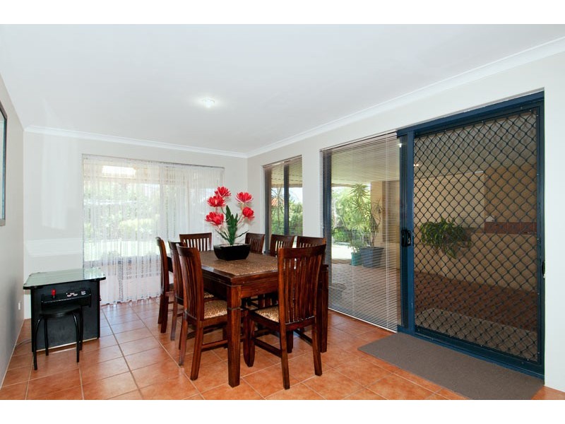 6 The Ridge, Halls Head WA 6210