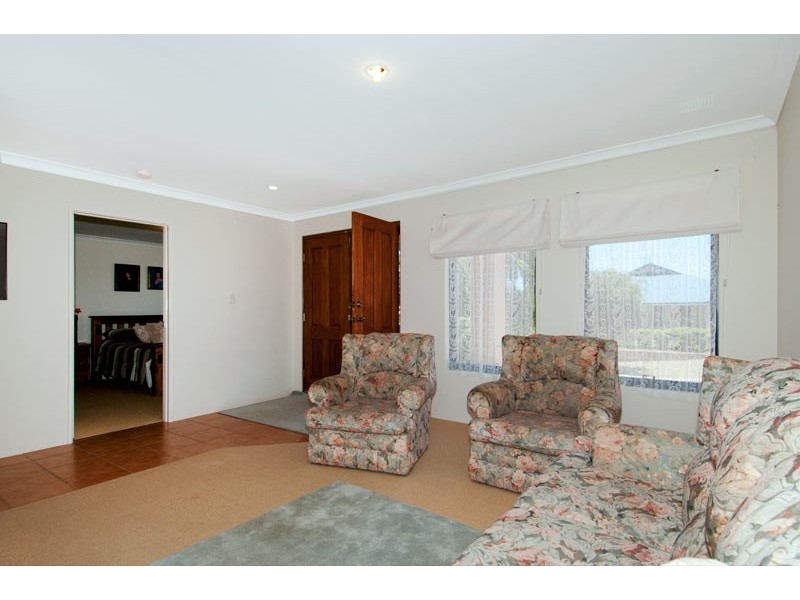 6 The Ridge, Halls Head WA 6210