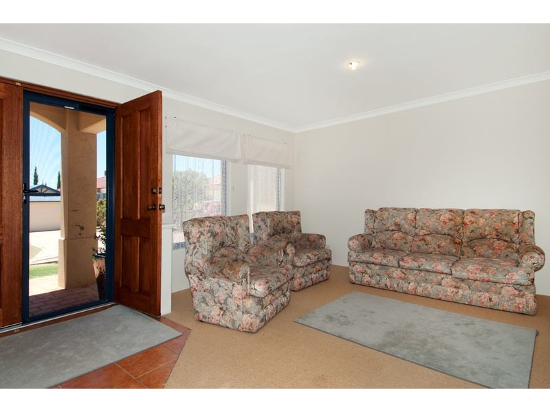 6 The Ridge, Halls Head WA 6210