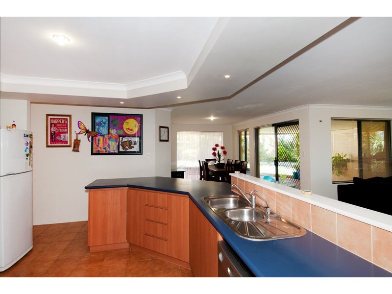 6 The Ridge, Halls Head WA 6210