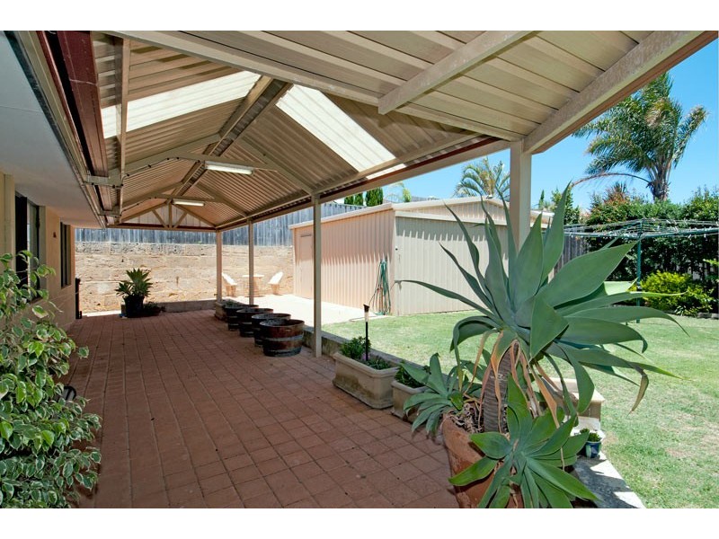6 The Ridge, Halls Head WA 6210