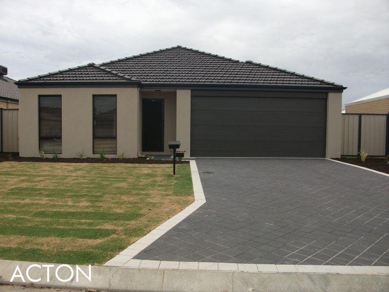 33 Oakwood Gate, Meadow Springs WA 6210