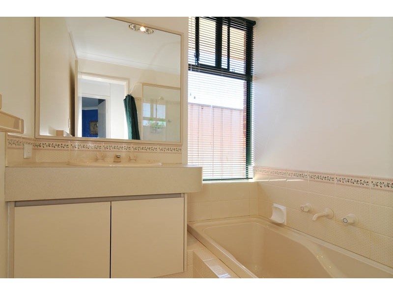 3 Turnberry Close, Meadow Springs WA 6210