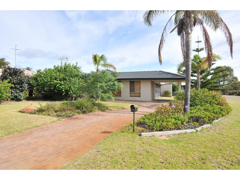 1 Talwood Place, Halls Head WA 6210
