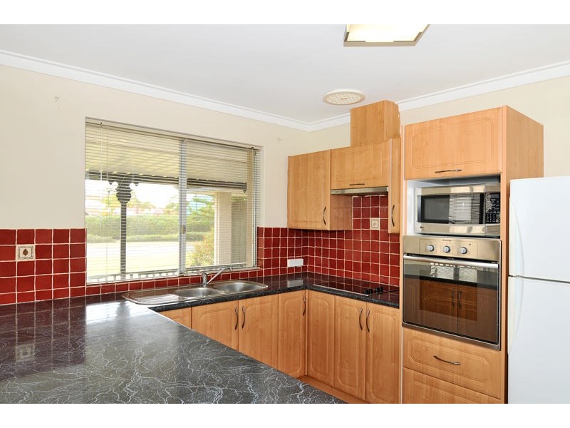 1 Talwood Place, Halls Head WA 6210