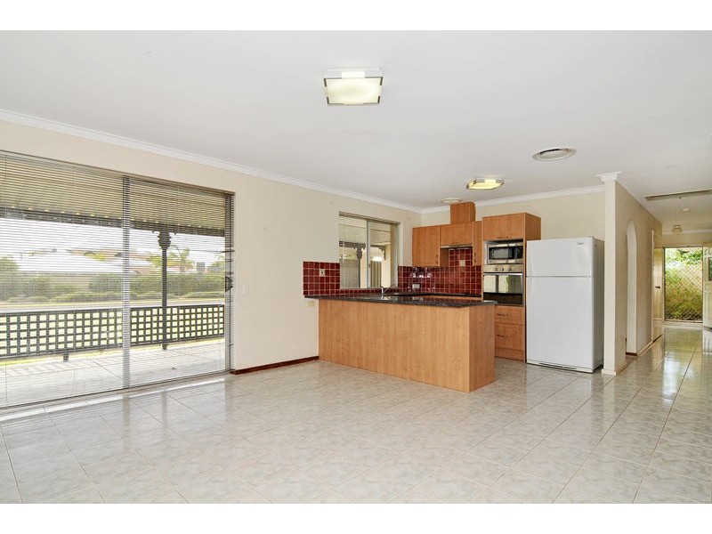 1 Talwood Place, Halls Head WA 6210