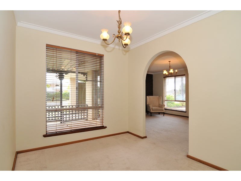 1 Talwood Place, Halls Head WA 6210