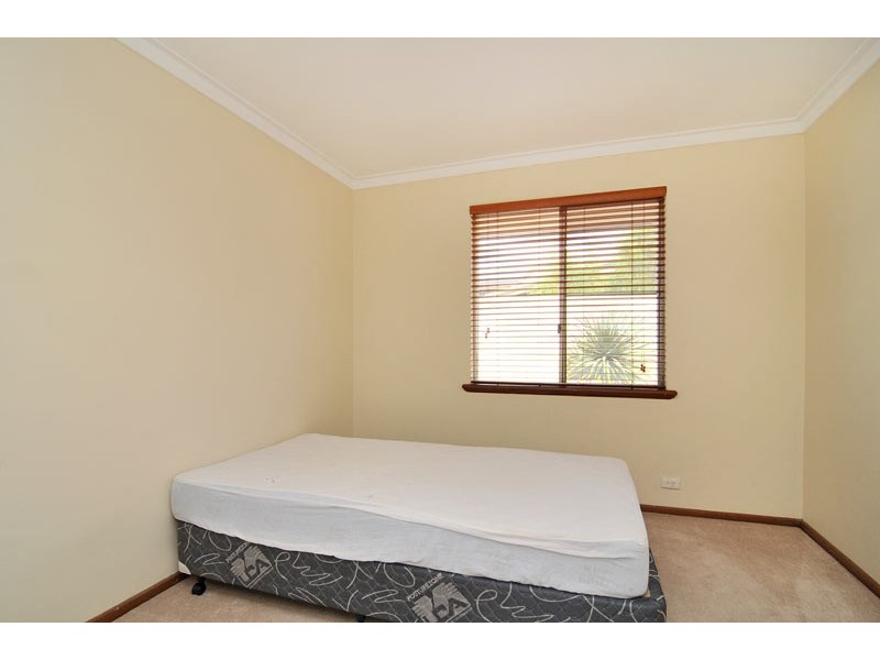 1 Talwood Place, Halls Head WA 6210