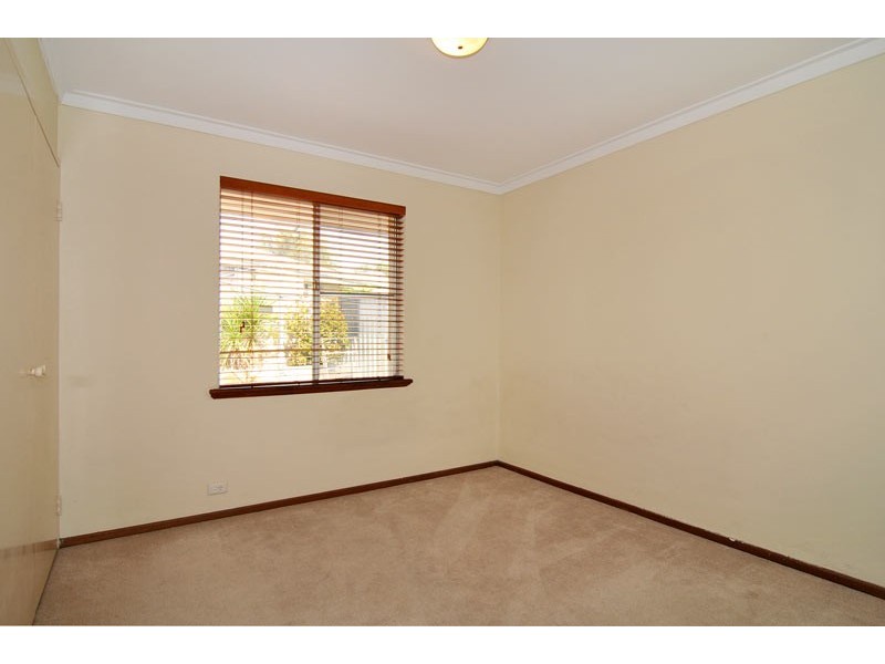 1 Talwood Place, Halls Head WA 6210