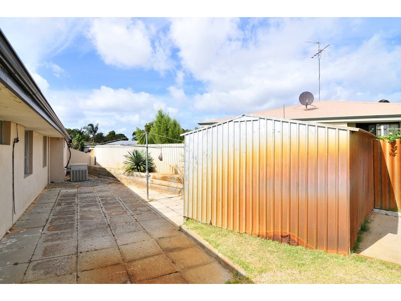 1 Talwood Place, Halls Head WA 6210