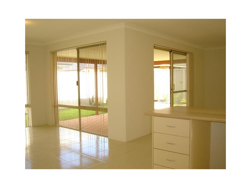 10 Indee Pass, Secret Harbour WA 6173