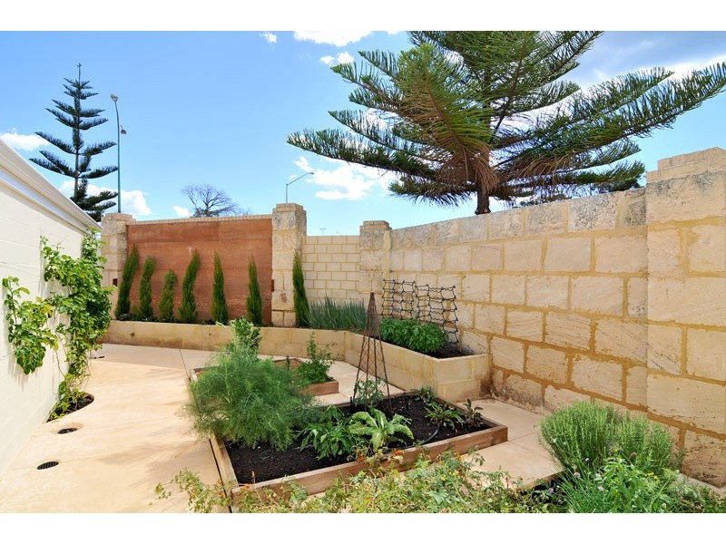30 Sulina Rise, Falcon WA 6210