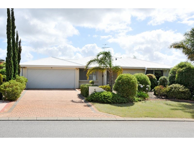 5 Waxberry Close, Halls Head WA 6210