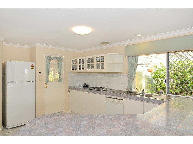 5 Waxberry Close, Halls Head WA 6210
