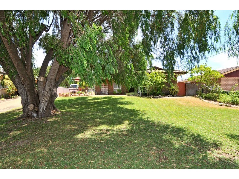 24 Cornwallis Rd, Madora Bay WA 6210