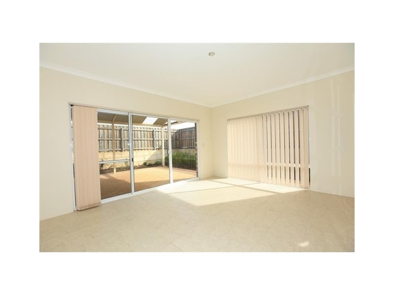 5 Calytrix Way, Halls Head WA 6210