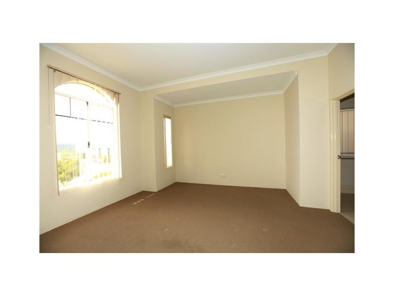 5 Calytrix Way, Halls Head WA 6210