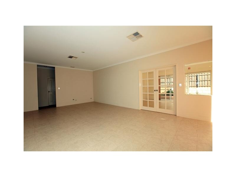 5 Calytrix Way, Halls Head WA 6210