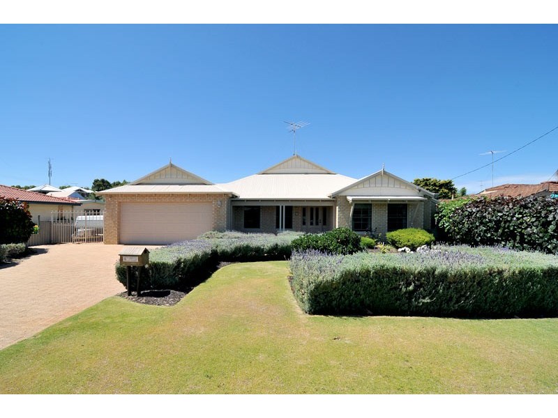 11 Jannali Way, San Remo WA 6210