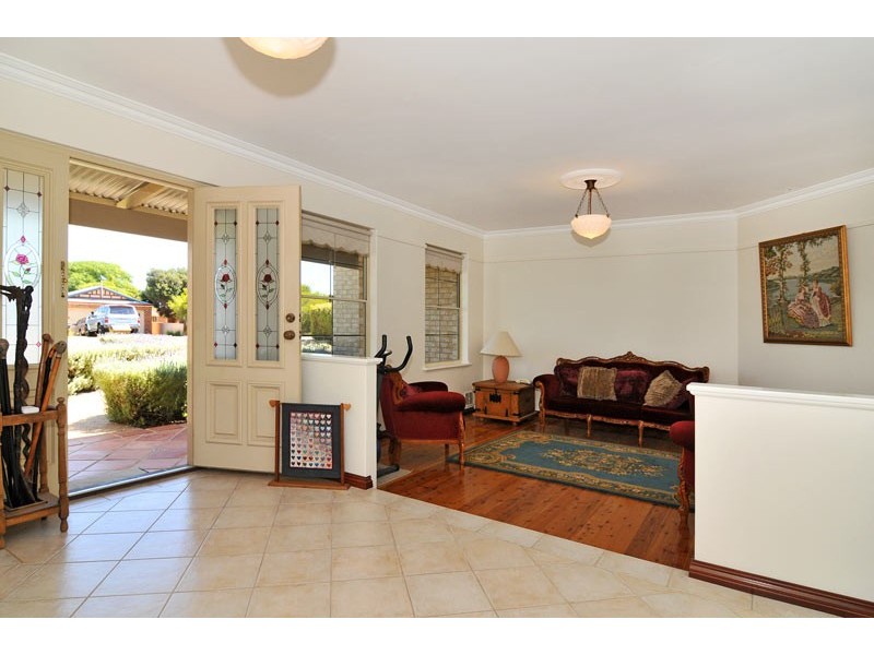 11 Jannali Way, San Remo WA 6210