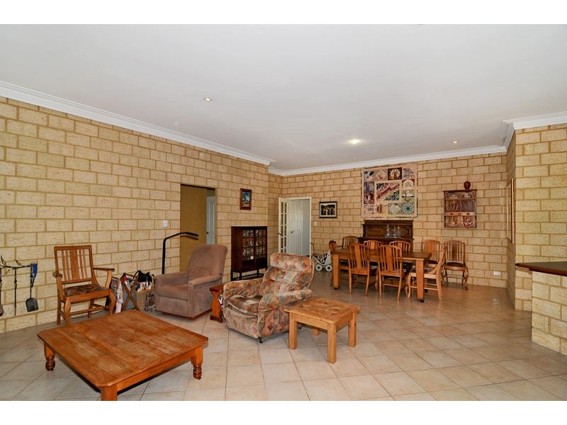 11 Jannali Way, San Remo WA 6210