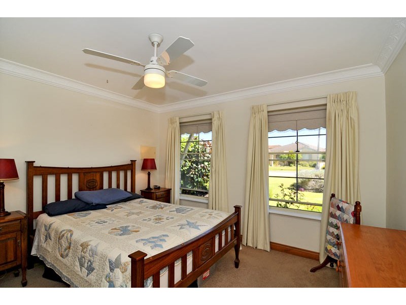 11 Jannali Way, San Remo WA 6210