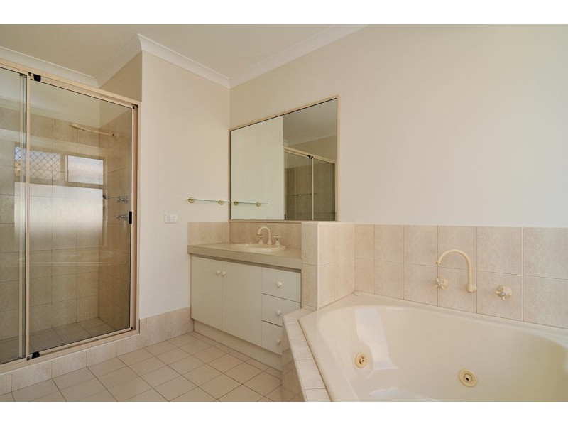 11 Jannali Way, San Remo WA 6210