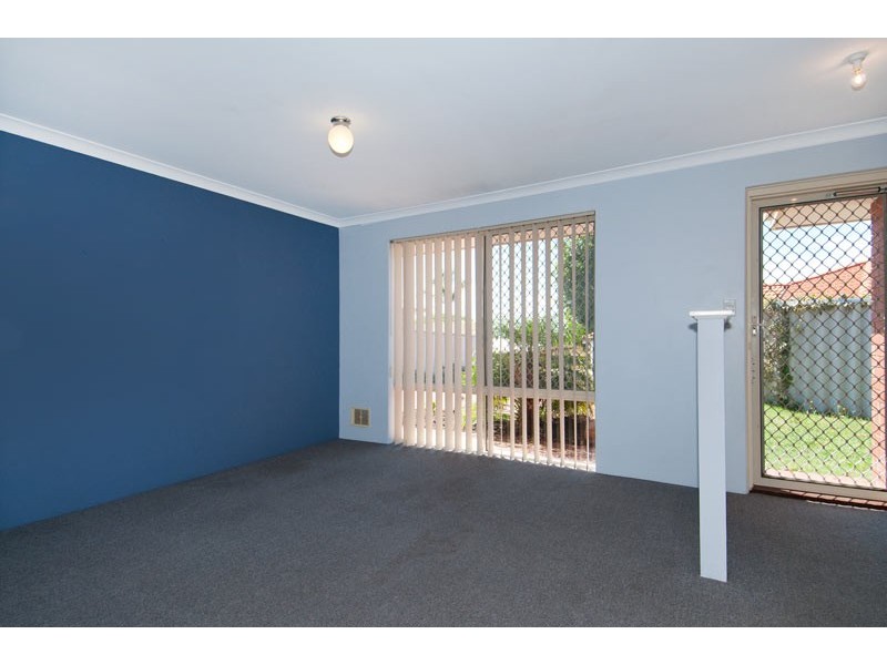 2/10 Coppercups Place, Halls Head WA 6210
