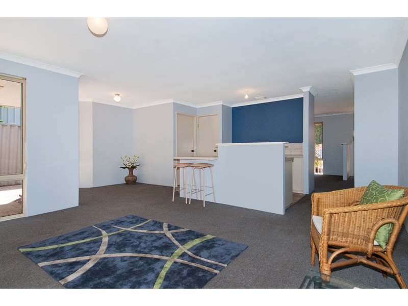 2/10 Coppercups Place, Halls Head WA 6210