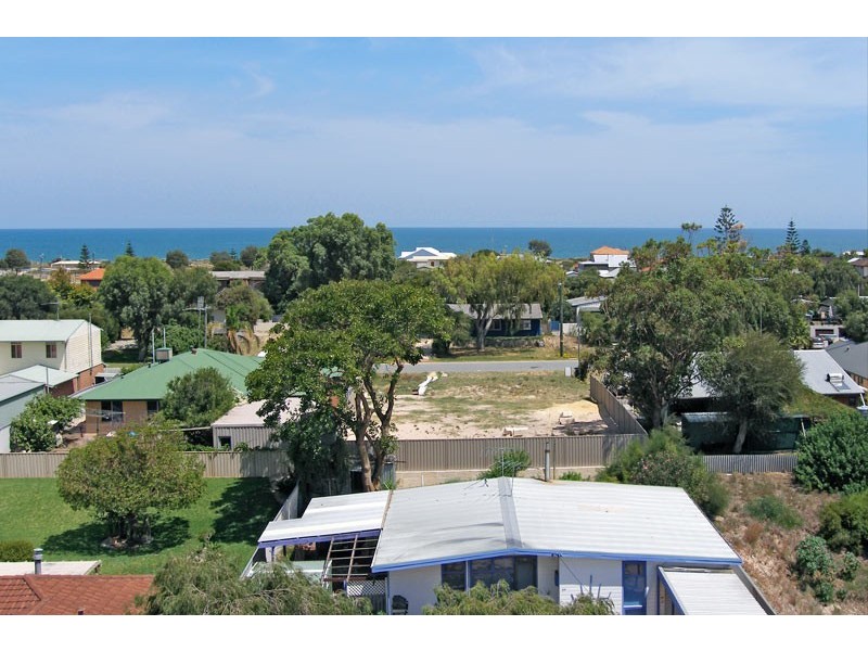 5 Lochinvar St, Madora Bay WA 6210