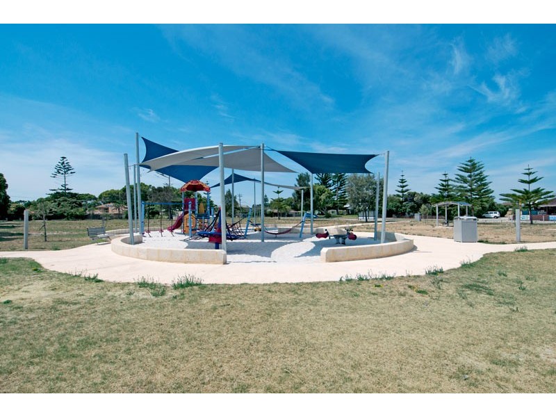 5 Lochinvar St, Madora Bay WA 6210